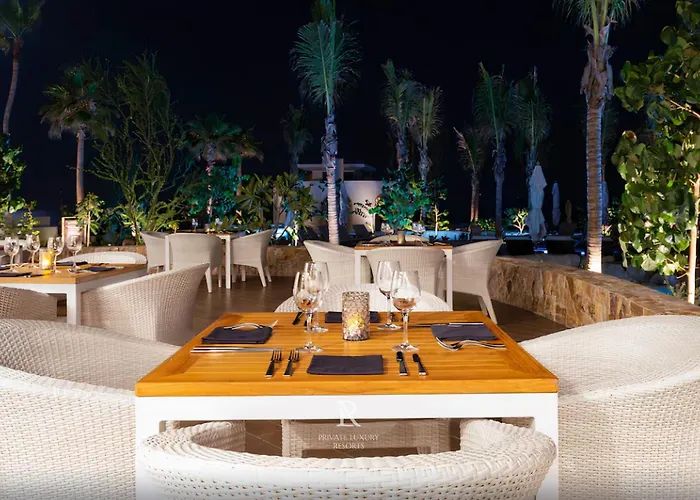 Resort Deluxe Pool View - La Valencia *