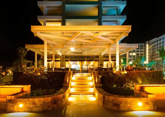 Deluxe Pool View - La Valencia Resort
