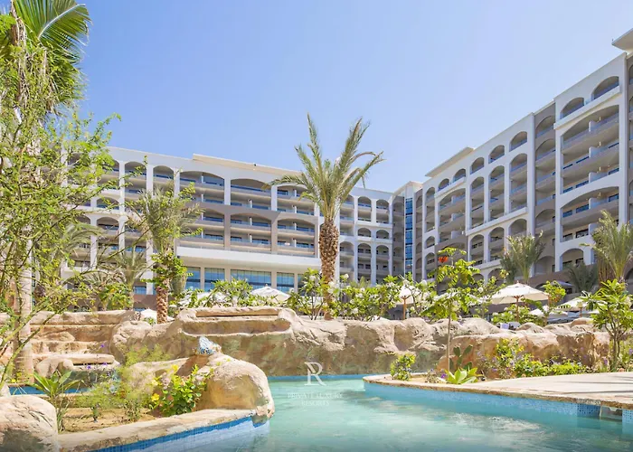 Deluxe Pool View - La Valencia *