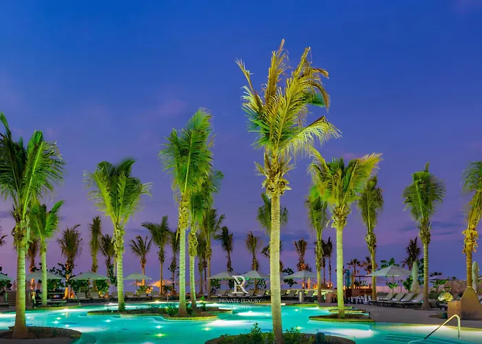 Deluxe Pool View - La Valencia *